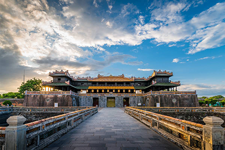 Hue City Tour Khai Dinh Tomb -Imperial Citadel-Thien Mu Pagoda